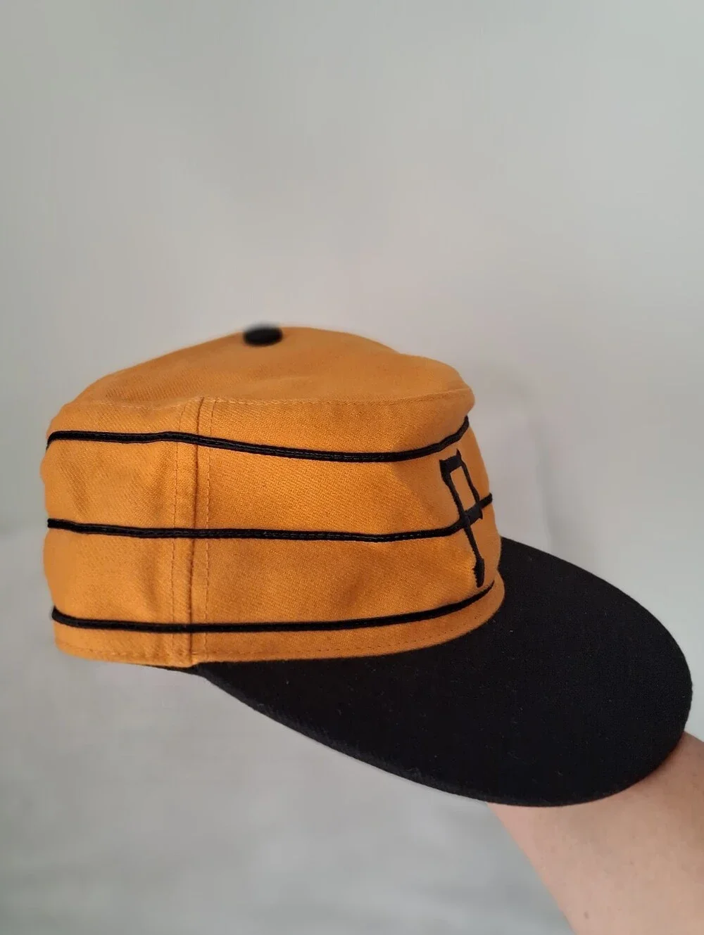 Vintage 90's Pittsburgh Pirates Logo Flat Top Fitted Cap Yellow Black Size 7 3/8
